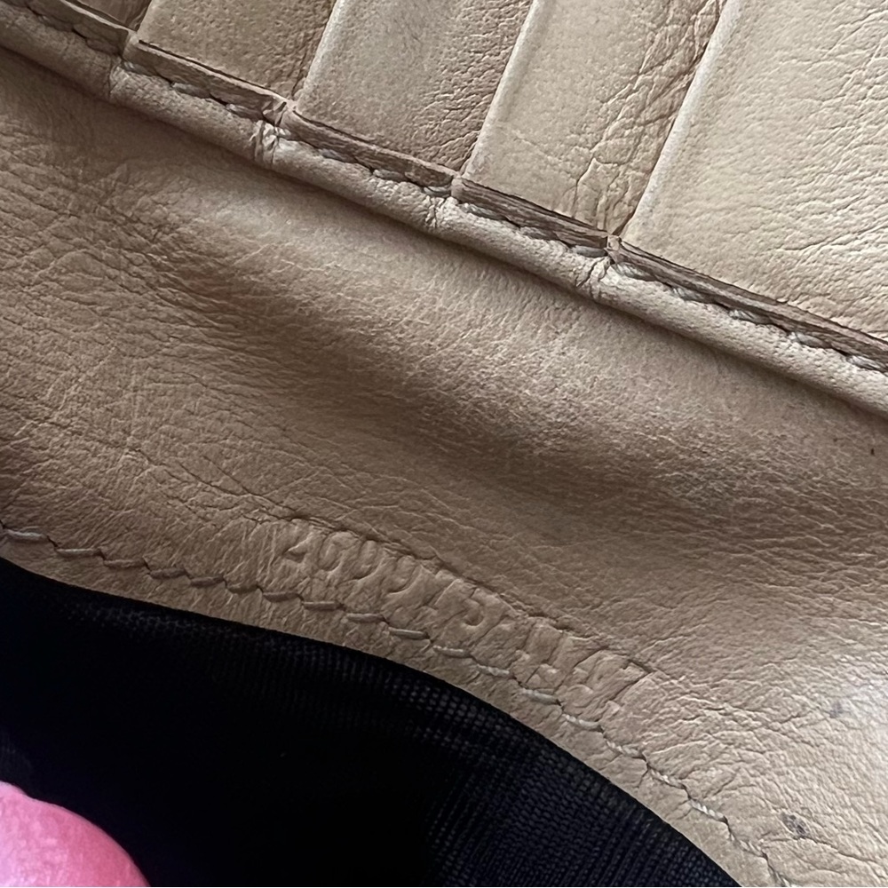 Authentic RARE Gucci Wallet - Picture 8 of 8